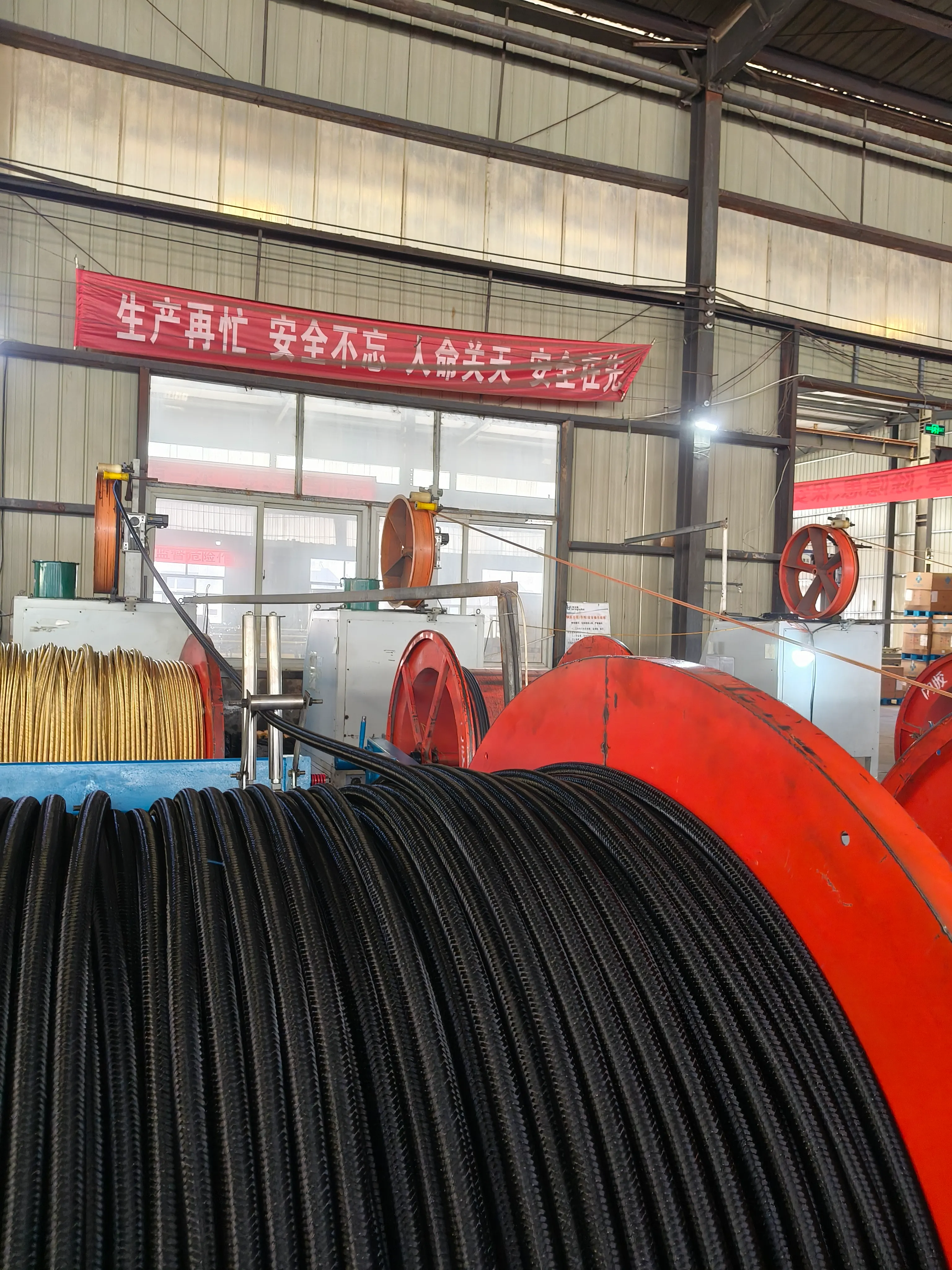what is a hydraulic hose